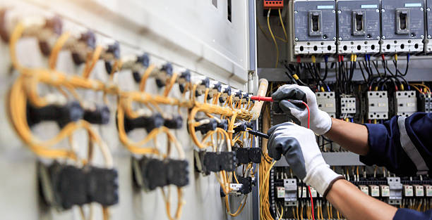 Professional Electrician technician working in Benton City, WA